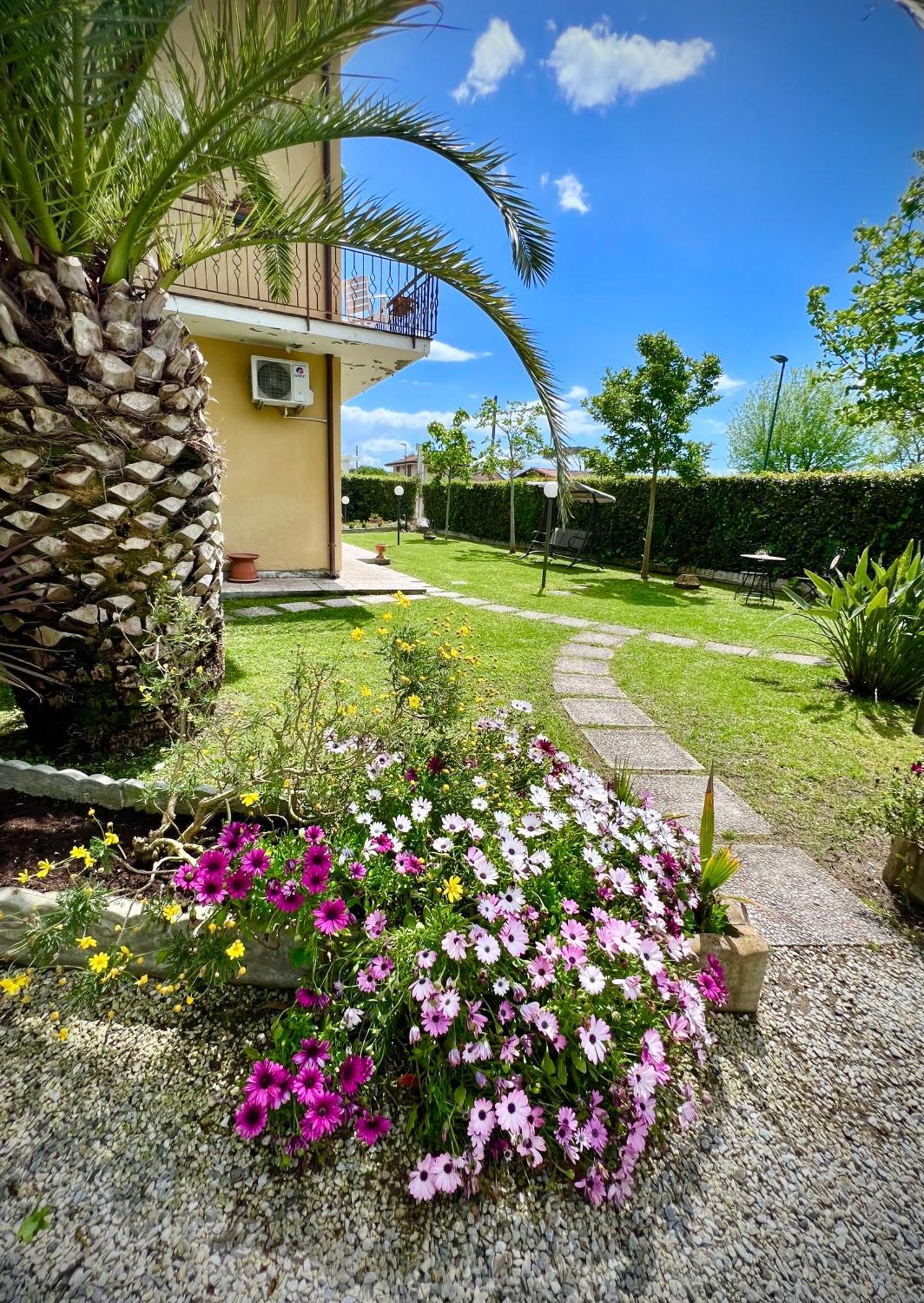 Bed&Breakfast Villa Lorena Forte dei Marmi Luaran gambar