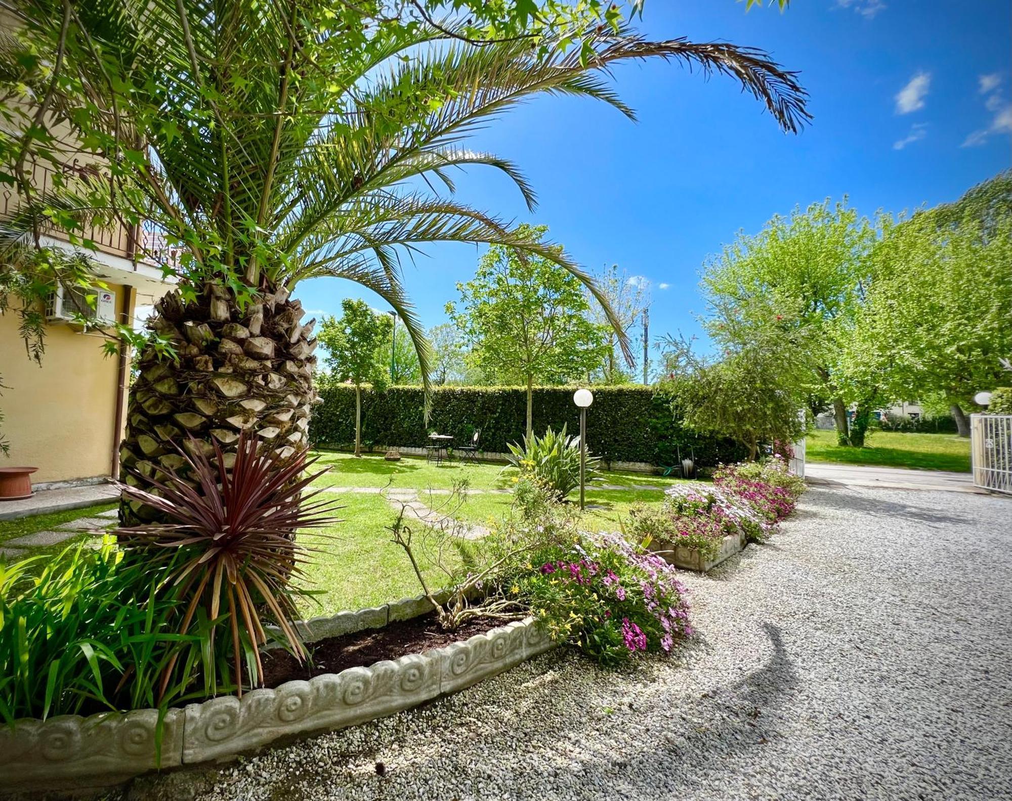 Bed&Breakfast Villa Lorena Forte dei Marmi Luaran gambar